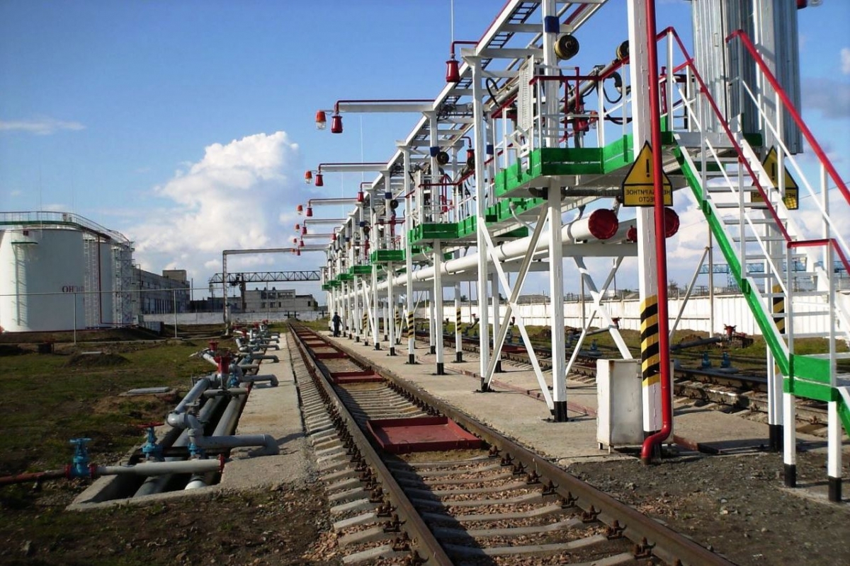Мостики на нефтебазе